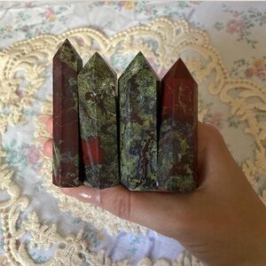 wholesale dragons bloodstone bundle with towers & bracelets